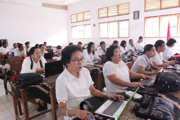 ICT Goes to School – SMA Kristen YPKPM Ambon