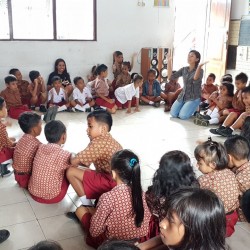 Goes to School in SD Pertiwi Ambon