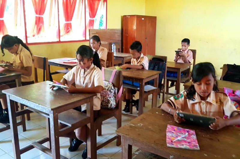 Heka Leka Goes To School di SD Negeri 3 Saparua.